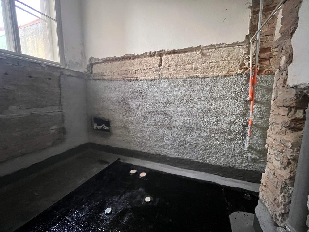 Oprava Komensk�ho s�n�