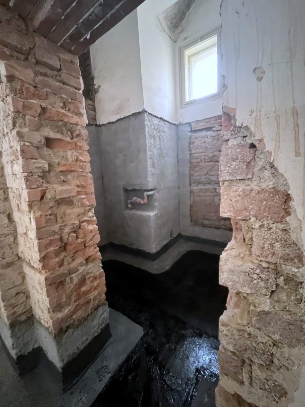 Oprava Komensk�ho s�n�