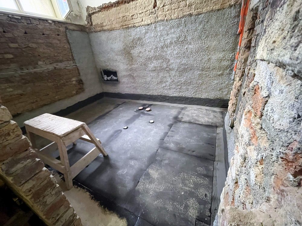 Oprava Komensk�ho s�n�