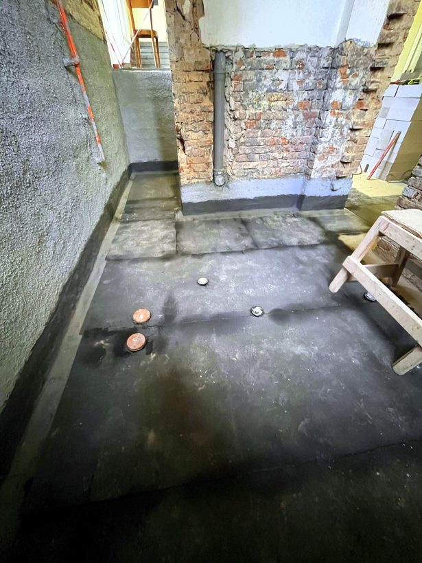 Oprava Komensk�ho s�n�