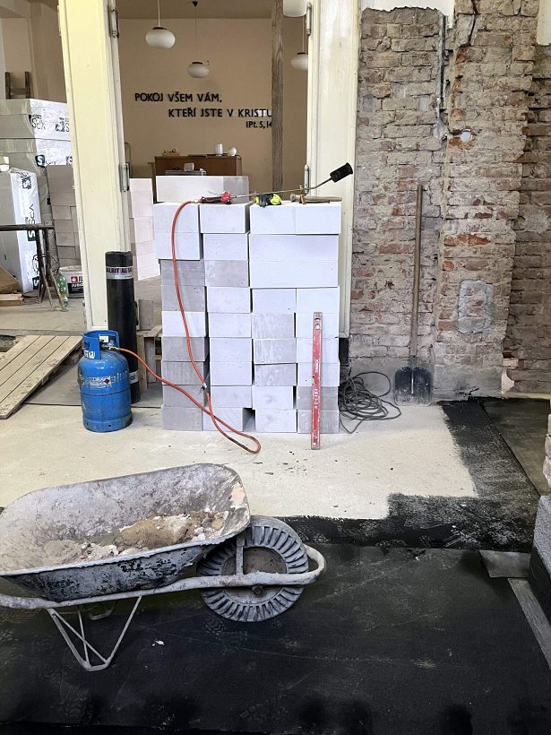 Oprava Komensk�ho s�n�