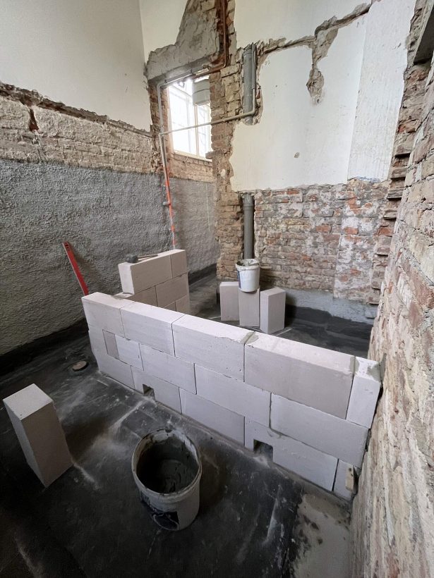 Oprava Komensk�ho s�n�