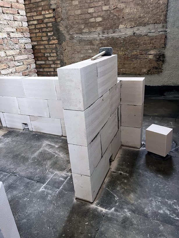 Oprava Komensk�ho s�n�