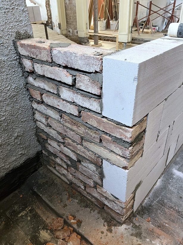 Oprava Komensk�ho s�n�