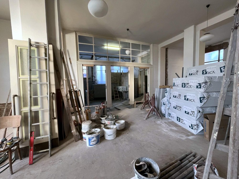 Oprava Komensk�ho s�n�